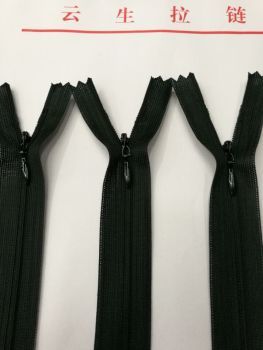拉鏈的種類與用途 從真絲隱形到電泳亮光